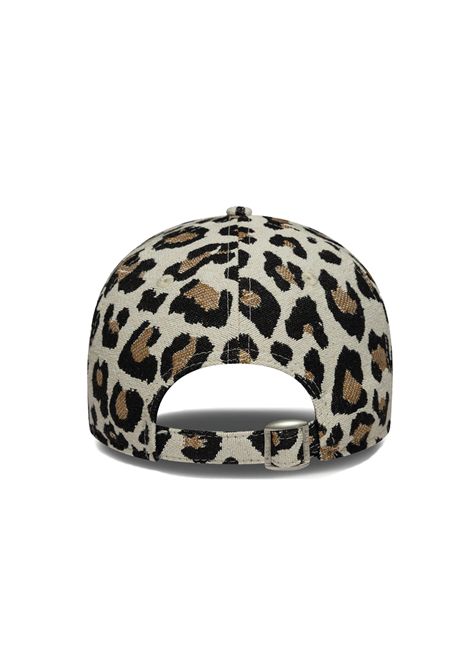 New Era 9FORTY New York Yankees MLB Leopard Midi Cap Light Beige Women NEW ERA | Caps | 60771750-